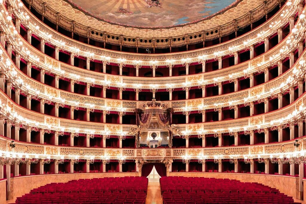 Teatro San Carlo, Nápoles, Italia